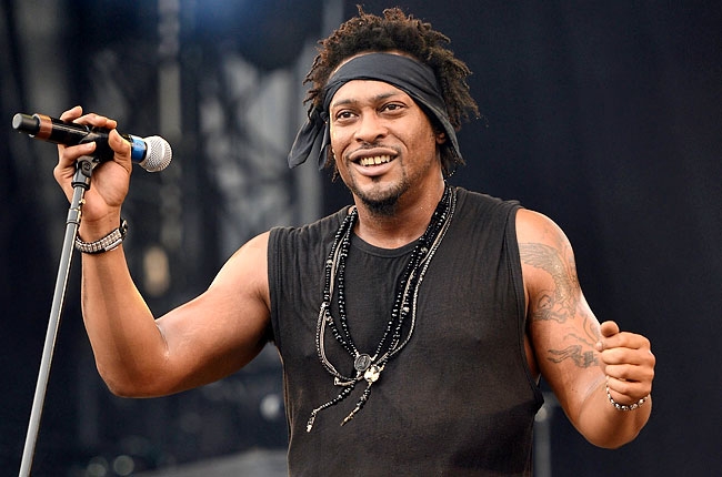 DANgelo Listen To The Live Audio Version Of D'Angelo's Unreleased 'I'm Glad Your Mine' Cover  