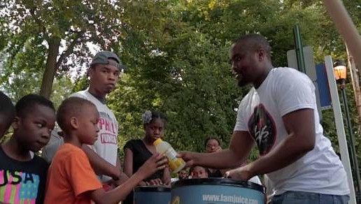 Quilly & Fam Juice Cleans Up Vernon Park & Gives Back To The Community (Video)