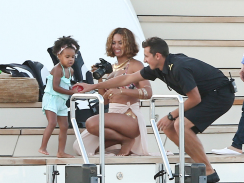 Beyonce_Blue_Italy_ Beyonce & Jay Z Head To Italy For Her Birthday (Photos)  