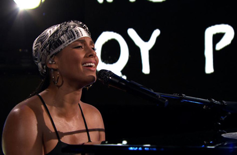 alicia-tonight Alicia Keys Performs "We Are Here" On Jimmy Fallon (Video)  