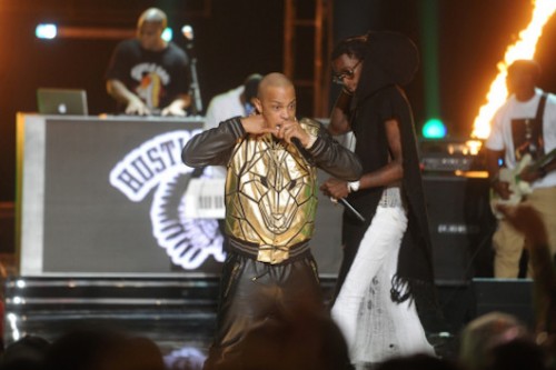 q7MUp5S-1-500x333 T.I. & Young Thug – About The Money (Live At 2014 BET Hip Hop Awards) (Video)  