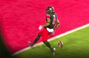 Too Early: Utah Player Drops Ball Before Goal Line In Celebration, Ducks Take It 100 Yards (Video)
