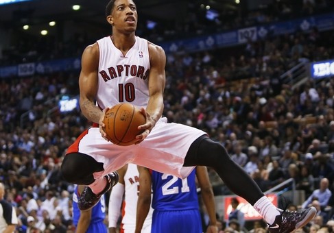 DeMar DeRozan Finishes A Circus Style 360 Lay Up Against The Philadelphia Sixers (Video)