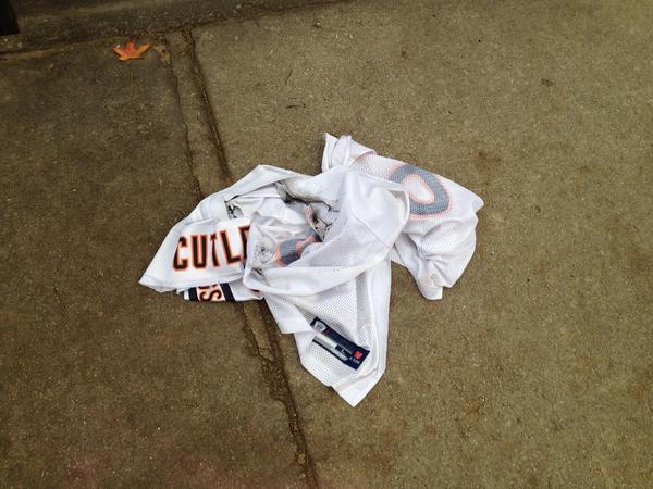 B2FX94mIQAAYP1- Let It Burn: Chicago Fans Prep To Burn Jay Cutler Jerseys (Video) 