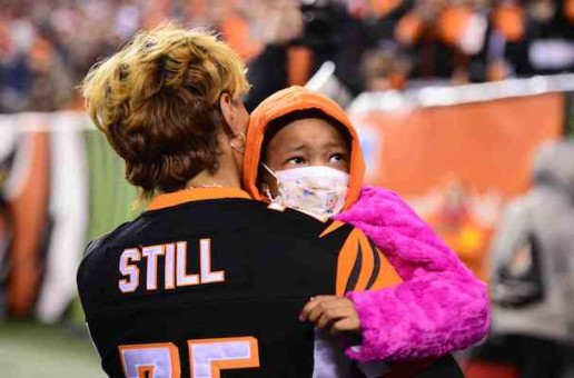 Daddy’s Little Girl: Leah Still Attends The Cleveland Browns vs Cincinnati Bengals Game To See Her Dad Play For The First Time (Video)