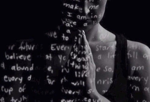 Alicia Keys – We Gotta Pray