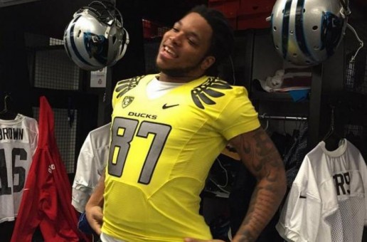 Former FSU WR Kelvin Benjamin Wears An Oregon Ducks Jersey After Losing A Bet To Carolina Panthers Teammate Jonathan Stewart (Photo)