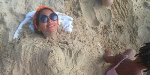 Beyonce_Beach_Pic-500x250 Beyonce's Beach Photo Sparks Pregnancy Rumors  