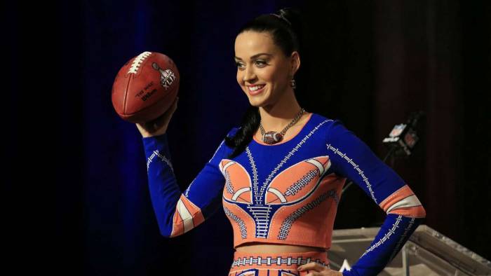 katy-perry_1akmqd9f5uisp1seuqc8n8er4s Katy Perry Adds Some Humor To The Super Bowl Press Conference : “I’m Just Here So I Don’t Get Fined” (Video)  