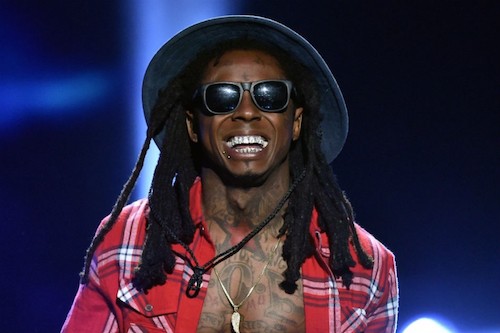 Lil_Wayne_Throws_Mic-500x333 Lil Wayne Throws Mic & Walks Off Stage After DJ Plays The Wrong Song  (Video)  