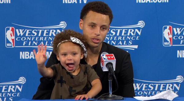CFcoxxYWYAEQGlK Stephen Curry's Daughter Riley Joins Him Post Game & Steals The Hearts Of Many (Video)  