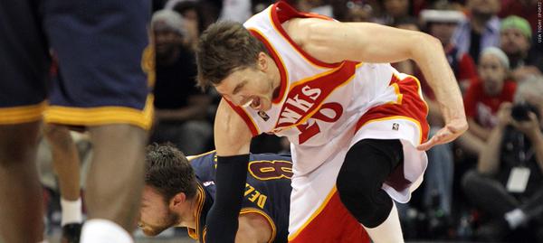 CFtj0BTUIAA2pR4 Wingless Hawk: Atlanta Sharpshooter Kyle Korver Out For The Remainder Of The Playoffs  