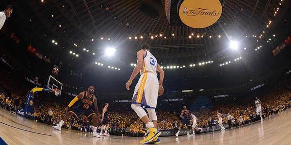 CGs_vwAVIAAyvWl NBA MVP Stephen Curry Leads The Golden State Warriors To a Game 1 Finals Victory (Video)  
