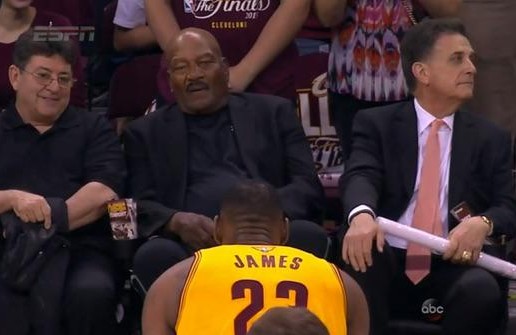 Lebron James Pays Homage To NFL Legend Jim Brown Pregame (Video)