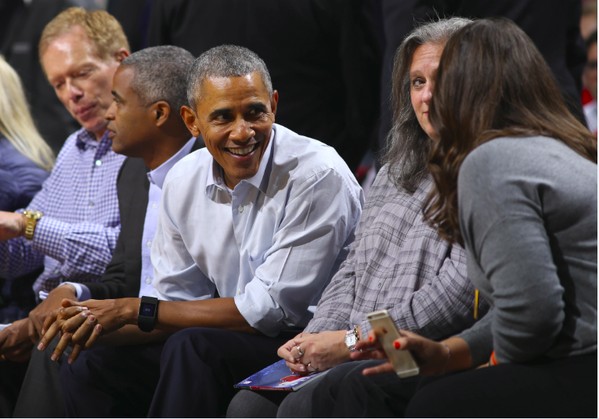 obama-3-1 Southside's Finest: President Obama Catches the Cavs vs. Bulls Game Courtside At The United Center (Photos)  