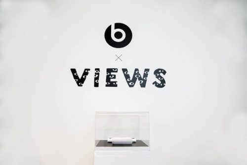 views-from-the-6-nyc-pop-up-shop-10-500x334 Drake Fans In NYC Laced With Free Merch At "Views From the 6" Pop-Up  