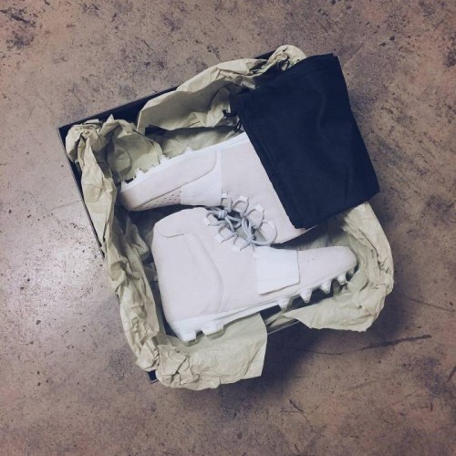 Cr3S1OdW8AE0izw-500x500 DeAndre Hopkins & Adrian Peterson Will Join Von Miller By Wearing Adidas Yeezy Cleats  