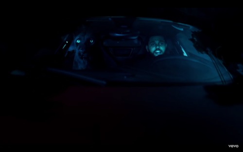 Screen-Shot-2016-09-28-at-4.19.47-PM-500x313 The Weeknd x Daft Punk - Starboy (Video)  