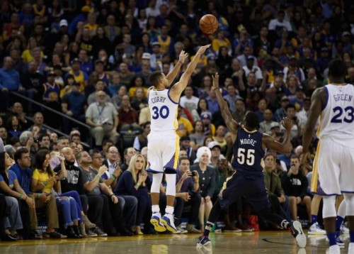 Cwt6_UAWQAQ8bCp-500x358 Chef Curry Cooks Against the Pelicans: Steph Curry Sets a New NBA Record Making 13 3-Pointers (Video)  