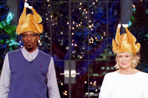 2 Chainz Joins Martha & Snoop’s Potluck Dinner Party For Thanksgiving!