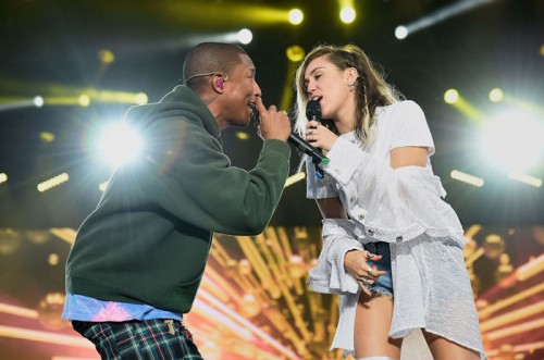 pharrell-miley-cyrus-500x331 Pharrell & Miley Cyrus Perform “Happy” At One Love Manchester!  