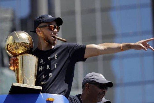 Curry-500x333 Mo' Money: Steph Curry Signs a Super-Max Deal at 5 years $201 Million with the Golden State Warriors  