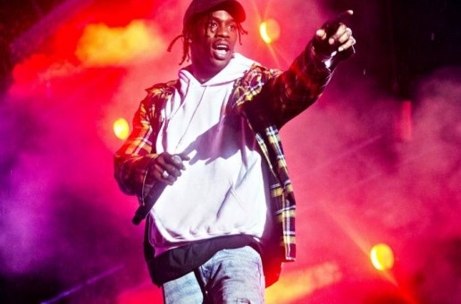 Travis $cott Calls Out Fans in VIP For Using Their Phones!