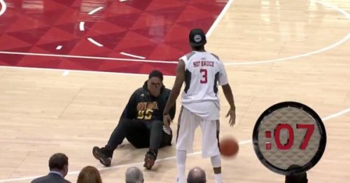 WhWMqZN7-500x262 Stay On Your Toes: Atlanta Hawks Fan Gets His Ankle Broken By Streetball Legend Hot Sauce (Video)  