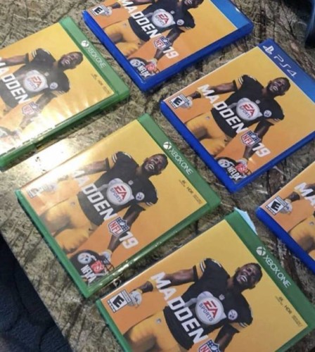 DiWo8MUVQAE5Jv9-448x500 Wave Your Flags Steelers Nation: Antonio Brown Revealed as the Madden 19 Cover Athlete  