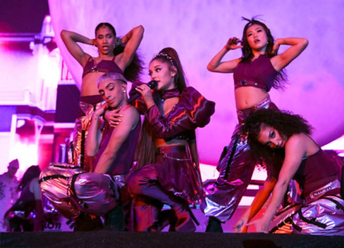 ariana-grande-coachella-6-500x361 Ariana Grande Brings Out Nicki Minaj, Diddy & NSYNC at Coachella!  