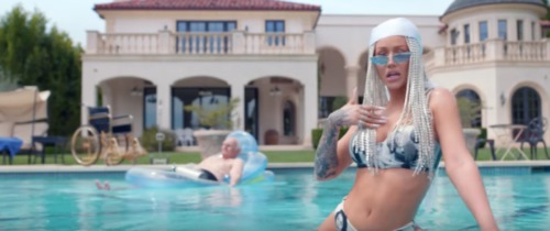 Screen-Shot-2019-05-03-at-2.19.29-PM-500x210 Iggy Azalea - Started (Video)  