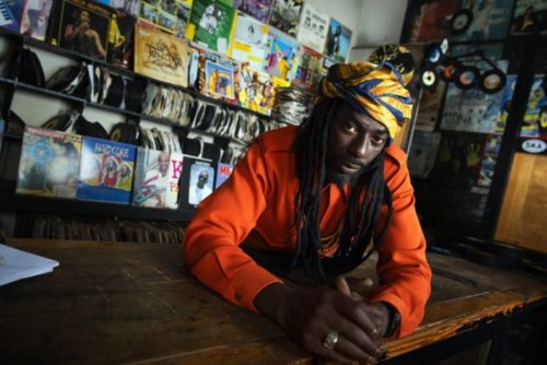 CKNRS4ANNMI6VACUFCNO63RYUM-500x334 Buju Banton Signs w/ Roc Nation & Unveils “Steppa” Video!  