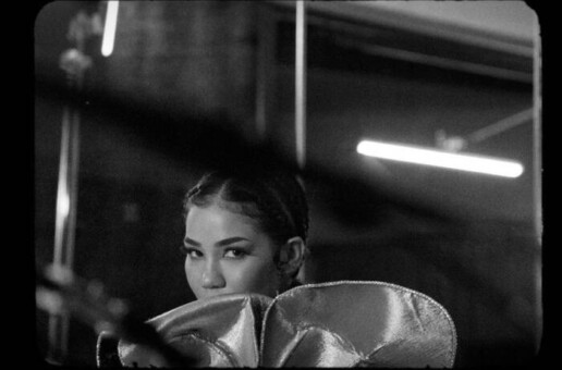 FOR “10K HOURS,” JHENÉ AIKO RELEASES BLACK-AND-WHITE VIDEO WITH NAS