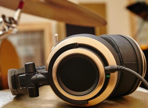 Different-type-of-headphones-5-500x364 Different-type-of-headphones-5  