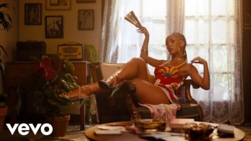 Doja-Cat-500x281 In the new video for his song "Vegas" Doja Cat steals the show  