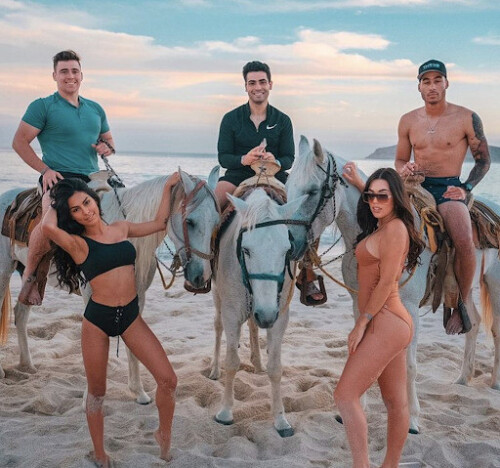 JETSET-1-500x468 Pics Of Instagram Influencer JETSET with Dozens of Instagram Models on Private Plane to Vacation In Mexico  