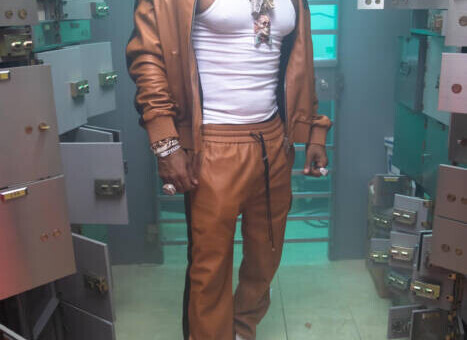 Jim Jones Drops 2 Million Up (Freestyle)