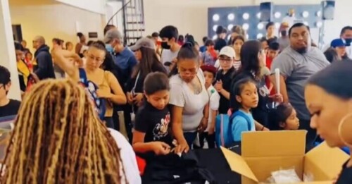DF98AAE8-AAD0-466A-99CE-5A757A708D8A-500x261 Actress Yelani Sinclair Volunteered and Donated Supplies to MyLA first annual Back 2 School Drive in Los Angeles, California serving hundreds of students and their families.  