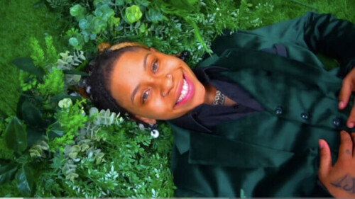 Screen-Shot-2025-05-19-at-9.30.08-PM-500x281 Naomi Webster is mastering the art of emotion through music!  