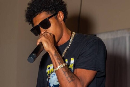 WhatsApp-Image-2025-05-19-at-11.29.18-AM-1-500x334 Florida Star Deaven Sinnett Signs with N.F.U Entertainment, Roc Nation Subdivision, and Inks New Deal with Vydia/Perfect Distro  