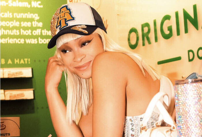 IMG_9515-1 She Went Viral Without Trying—Now 3n33c3’s “Copy-Paste” Is Breaking the Internet  
