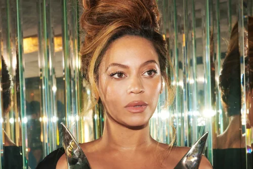 06-beyonce-Mason-Poole-1800-500x333 Alabama Rapper Encounters Jay Z & Beyoncé — A Full Circle Moment for Travius Keandric  