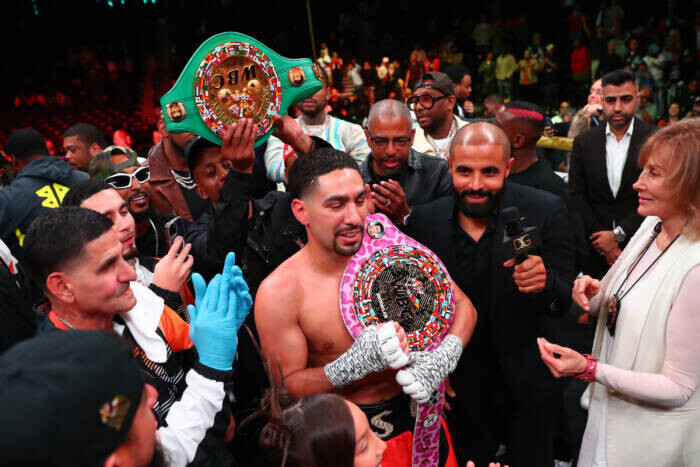 IMG_1461 Danny “Swift” Garcia Closes the Show Early in Brooklyn, Knocking Out Danny Gonzalez in Round Four  