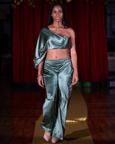 WhatsApp-Image-2025-11-06-at-11.51.59-AM-1-400x500 Henni Clothing: Game-Changing Style for the Culture  