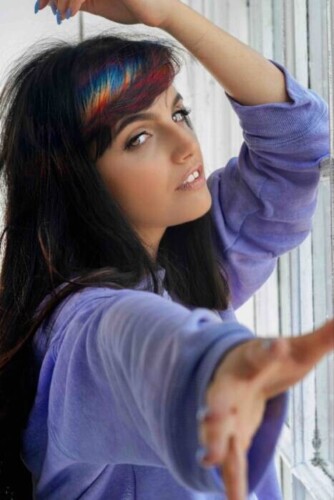 veronicavitale_closeup-334x500 Why Veronica Vitale’s Story Challenges Everything We Think We Know About International Success  