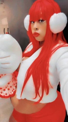 1DE960F2-9FD0-4612-95CA-480034D5BA9D-279x500 Lotus Bomb announces new pregnancy, marking a significant personal milestone  