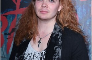 Fang-tastic Performance: Kai Kaldro Shines in ‘Marriage Bites’