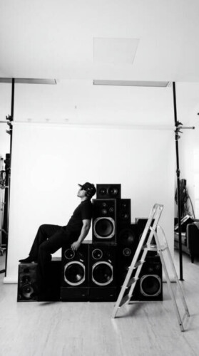 IMG_7566-279x500 Stevieknocks “IDeserveIt” Hits #16 on Billboard International Charts—Afro House Breakout Single Dominates 2026  