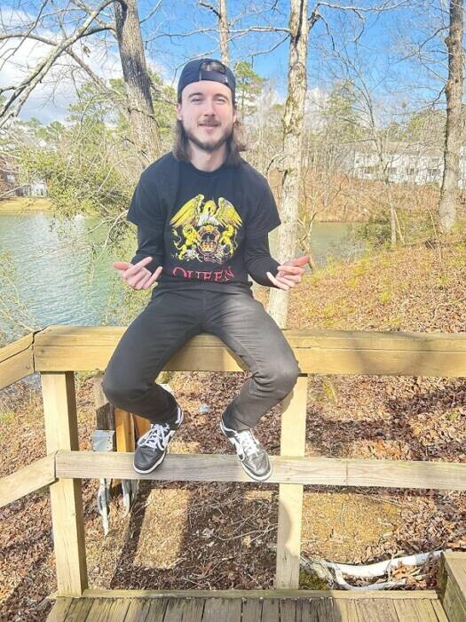 unnamed Who Is Izoxu? Birmingham Alabama Artist Evan Oliver Emerging in the New Wave of Independent Music  