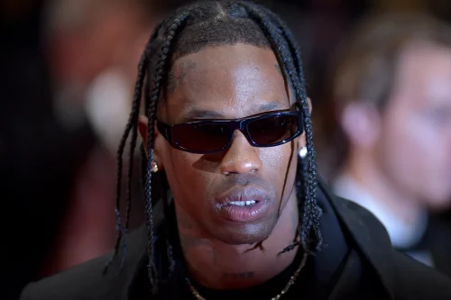 2AF4408A-E82D-4B4F-9EDE-5690F7B61C42-500x333 Travis Scott Just Sneak Dissed RKM Legend on X In Front of 1.4 Million People — And Most Of Them Had No Idea  